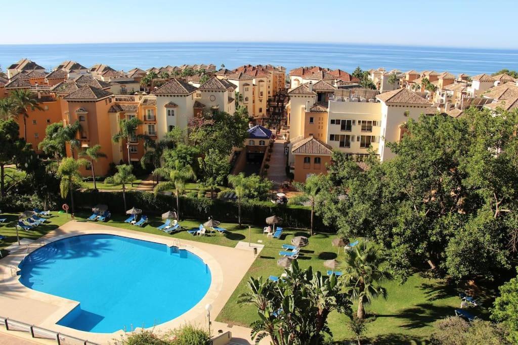 Apartment En Elviria Con Vistas Al Mar Marbella