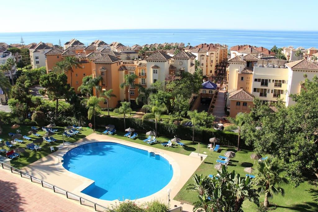 Apartment En Elviria Con Vistas Al Mar *