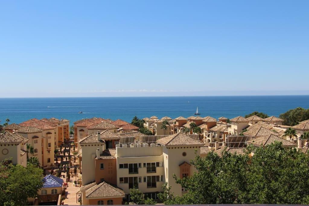 Apartment En Elviria Con Vistas Al Mar