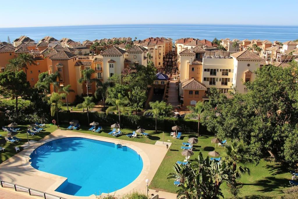 Apartment En Elviria Con Vistas Al Mar Marbella
