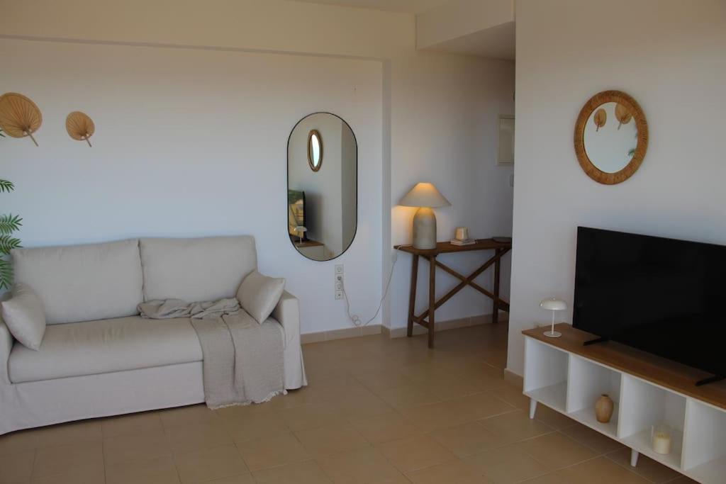 Apartment En Elviria Con Vistas Al Mar *