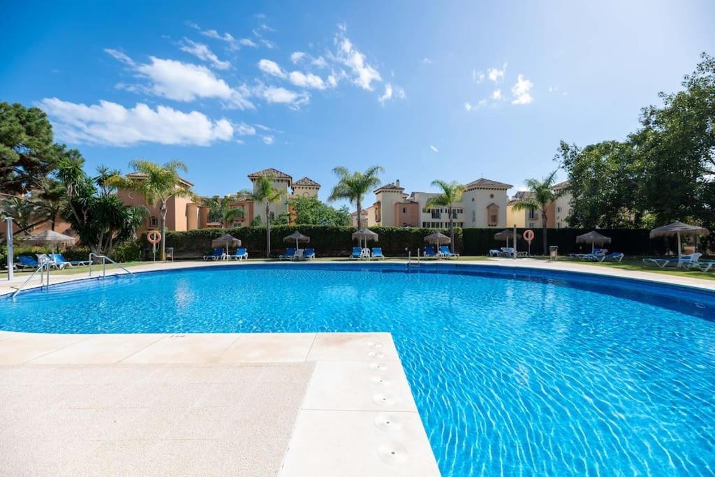 Apartment En Elviria Con Vistas Al Mar Marbella